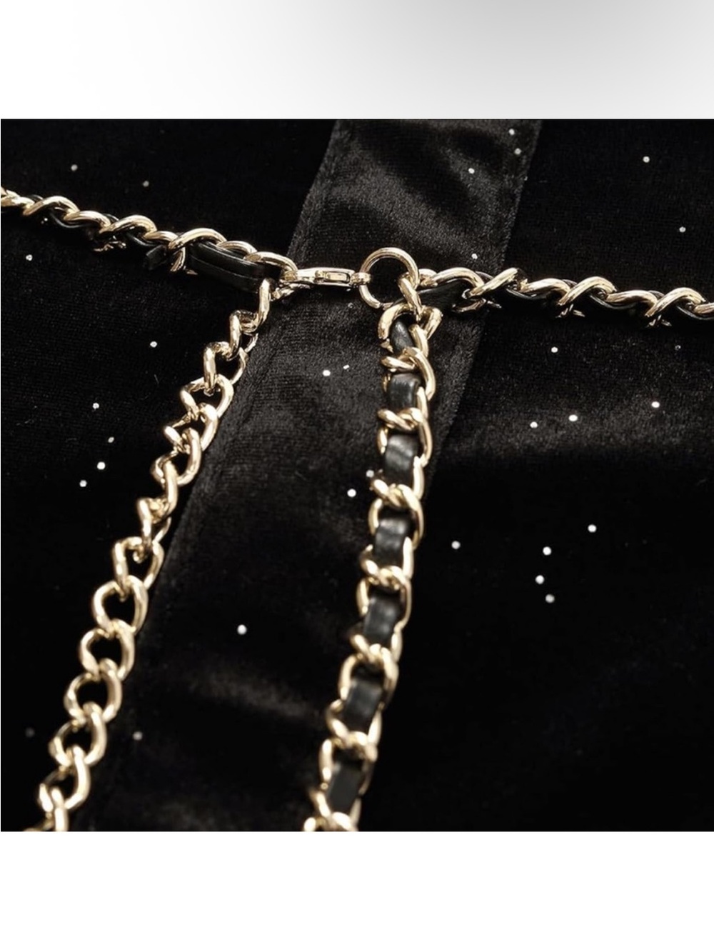 Elegant Black Velvet Button-Front Dress with Chain Belt - Picture 11 of 11